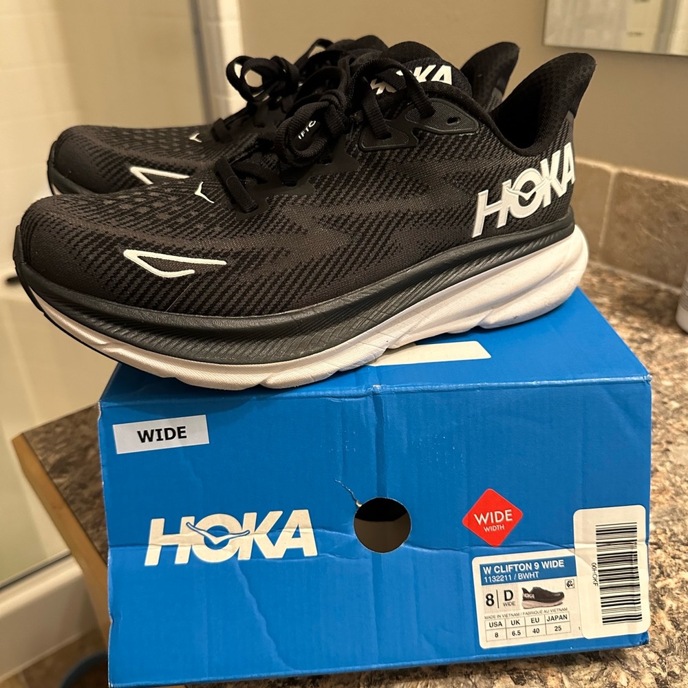 Women’s Hoka Clifton 9 Wide Sneakers